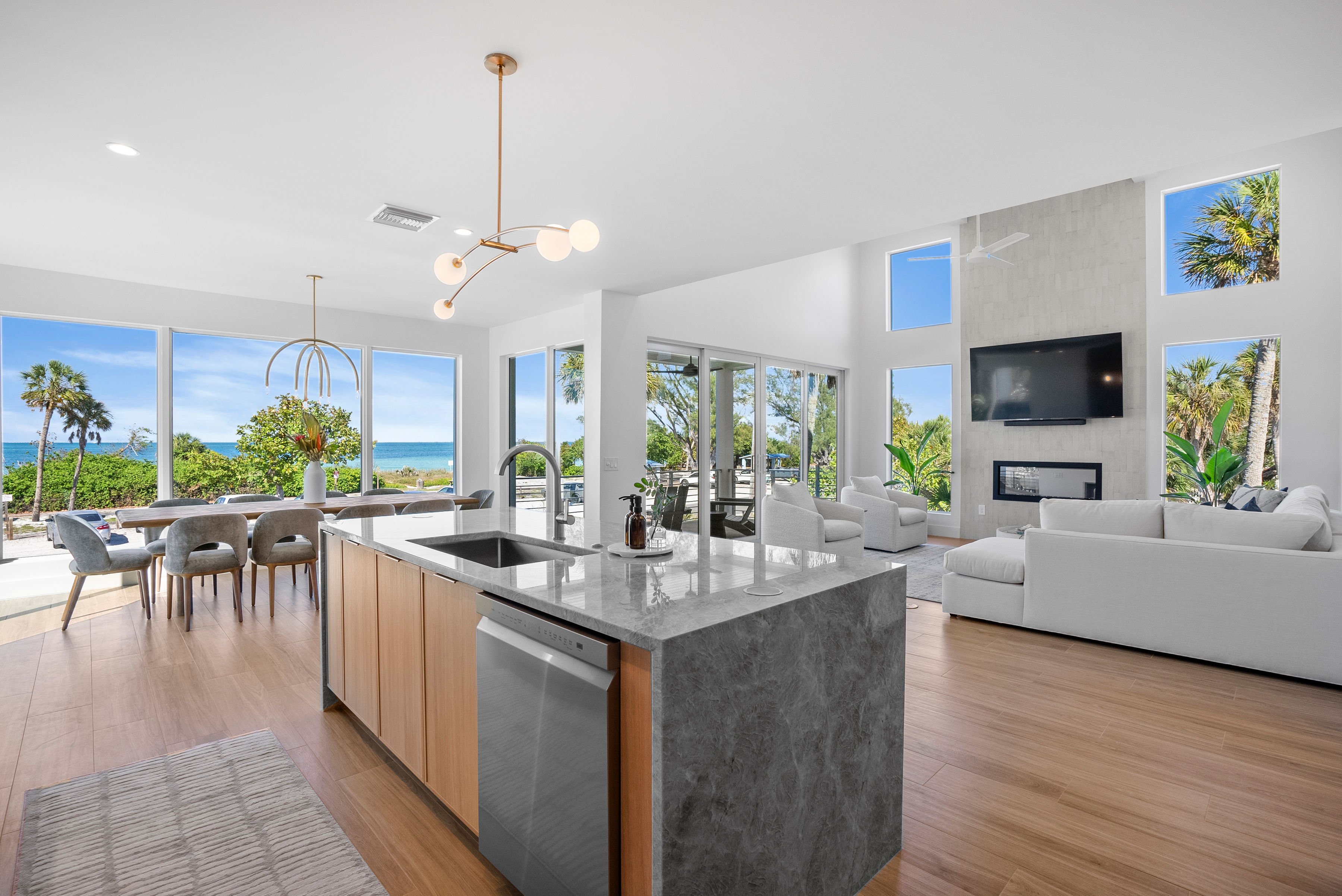301 N Bay 12