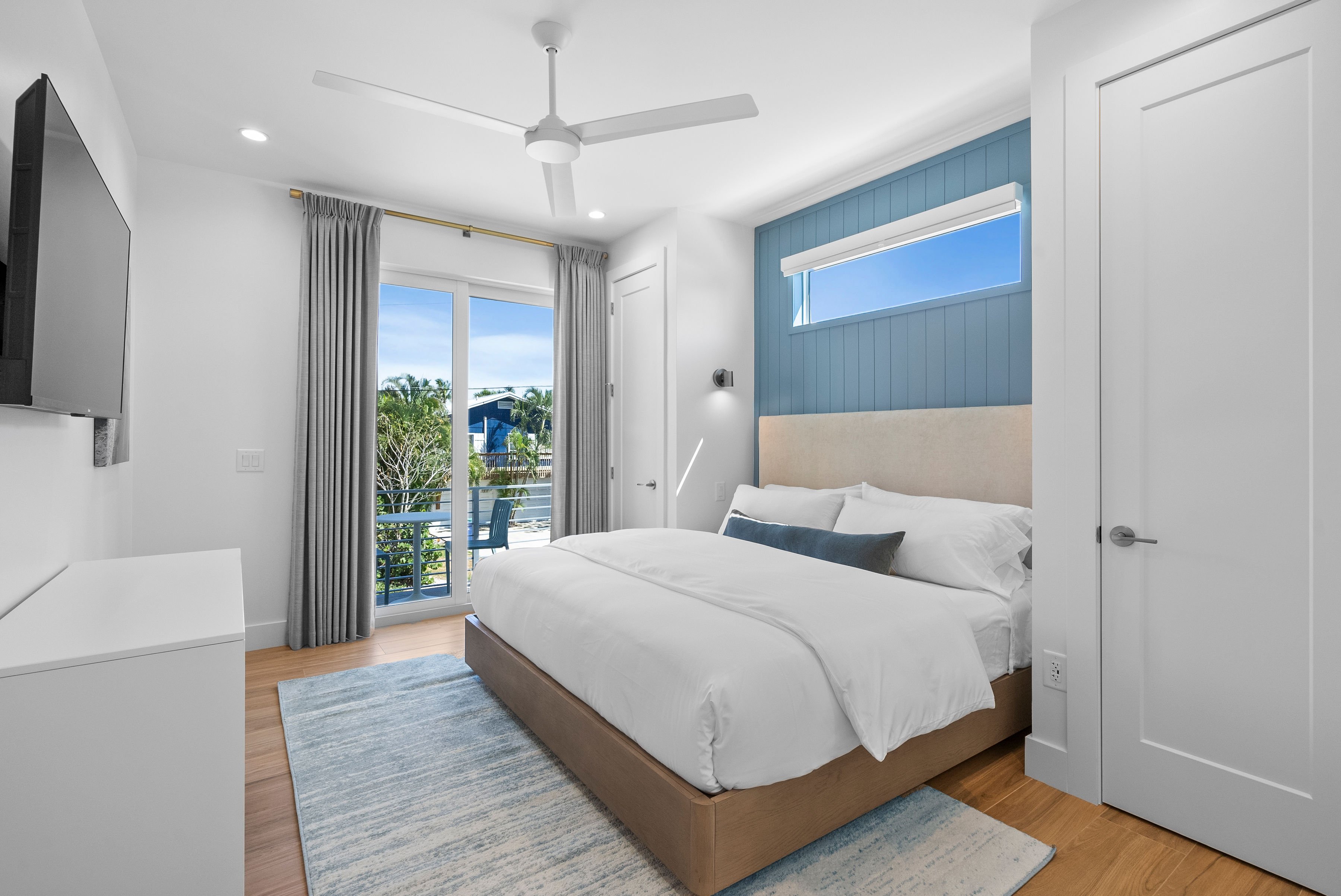 301 N Bay 19