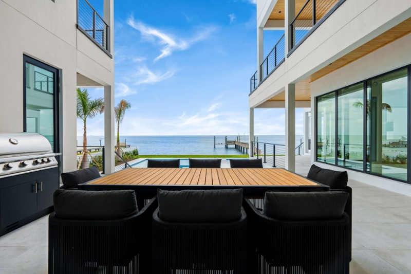 29-web-or-mls-3801 Bayshore Blvd NE Final-29-1